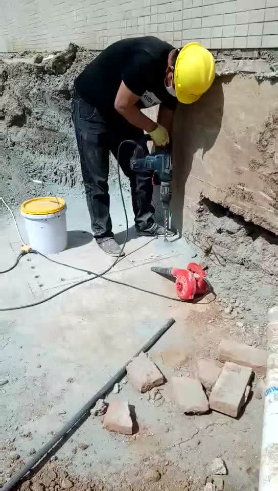 白银新旧混凝土植筋连接加固